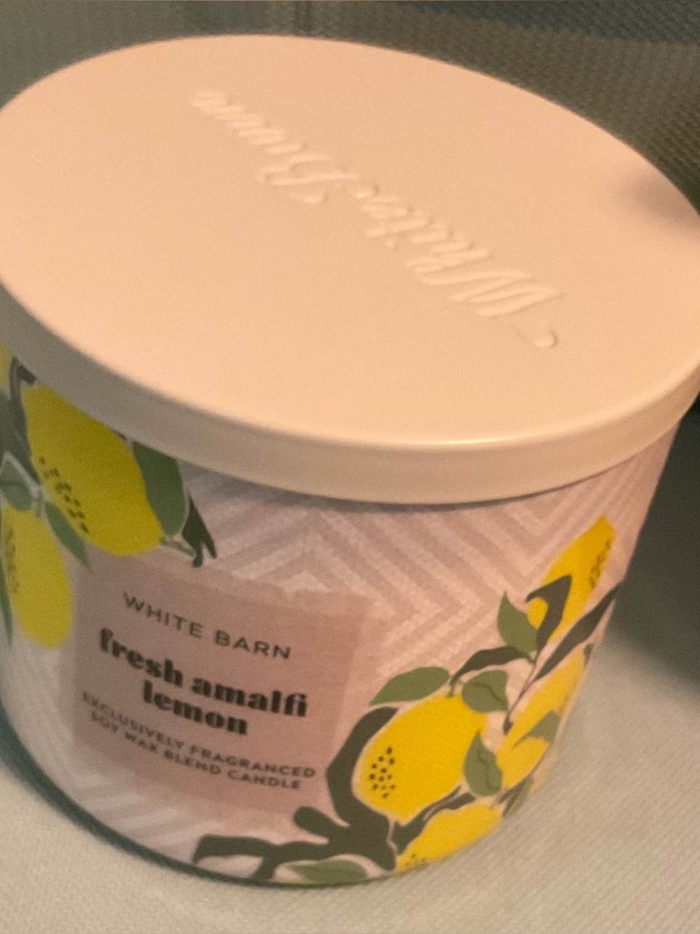 Bath and Bodyworks White Barn Fresh Amalfi Lemon 3 Wick Candle New - Picture 2 of 3